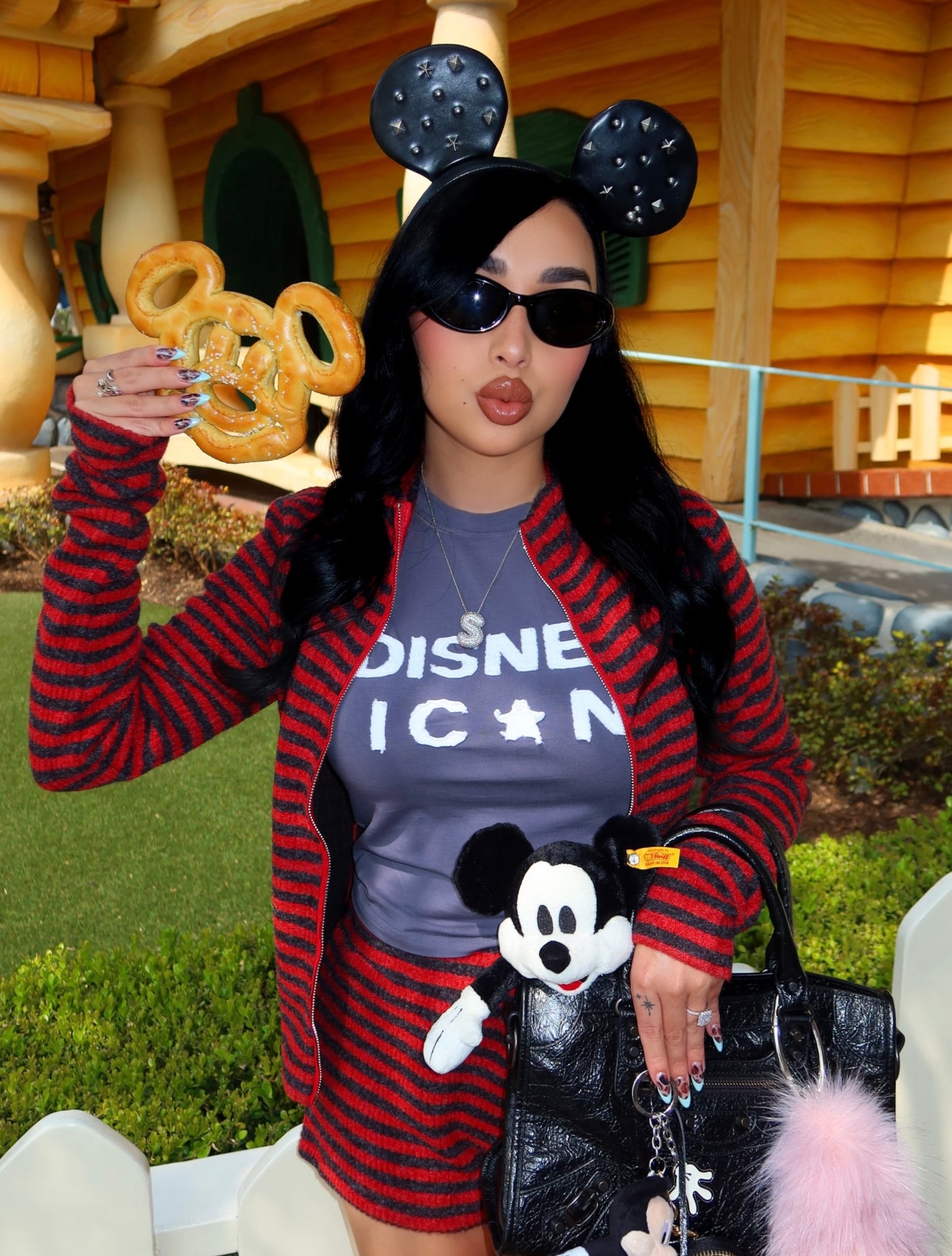 Ic★n Baby Tee